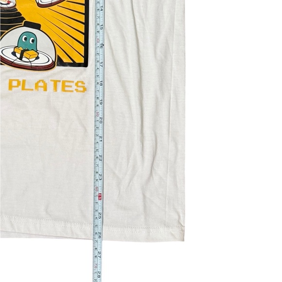 Kura Sushi Pac-man video game Insert Plates graphic t-shirt in white doublesided - Picture 10 of 10